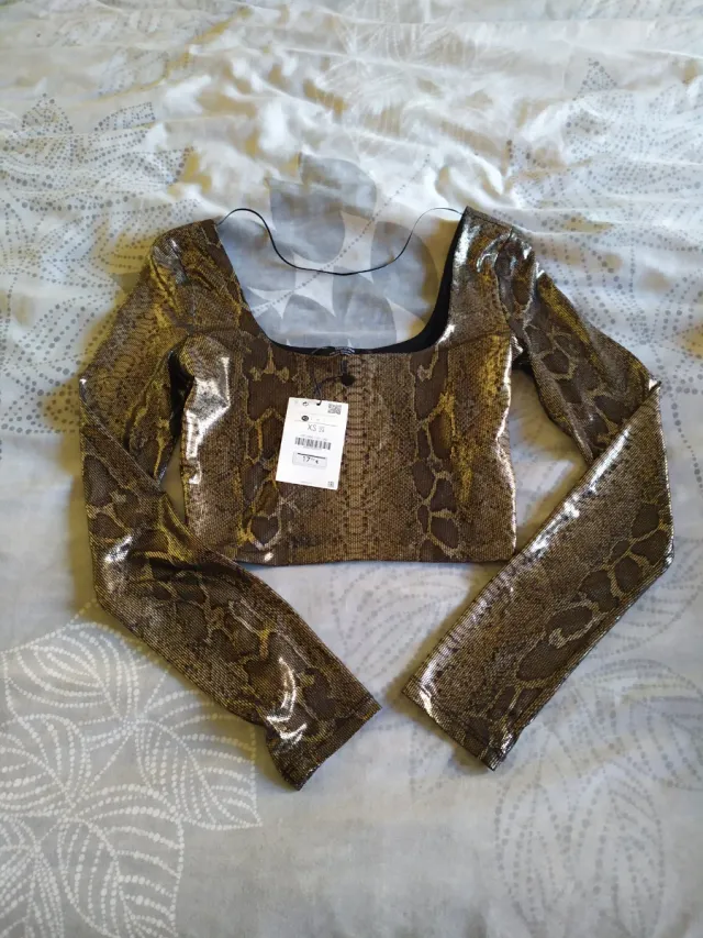 Top fiesta dorado Bershka T-XS