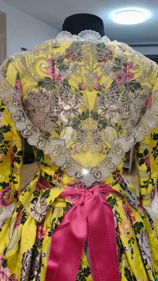 Traje - vestido de fallera precioso y de calidad!!