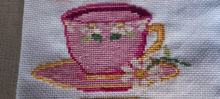 Tazzine ricamate a mano punto croce