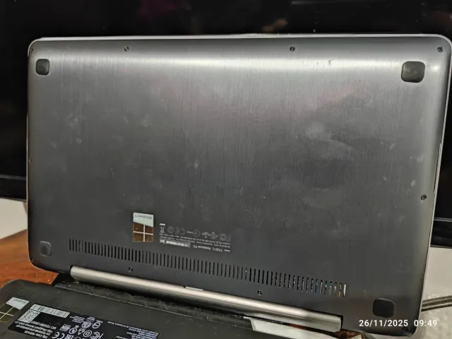 Ordenador Asus Plata