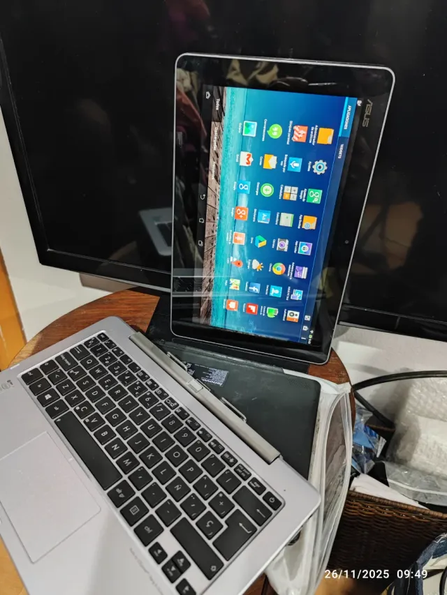 Ordenador Asus Plata