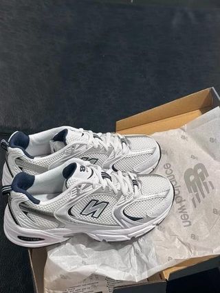 NB 530 Blanco y Azul Talla 39