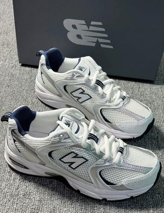 NB 530 Blanco y Azul Talla 39