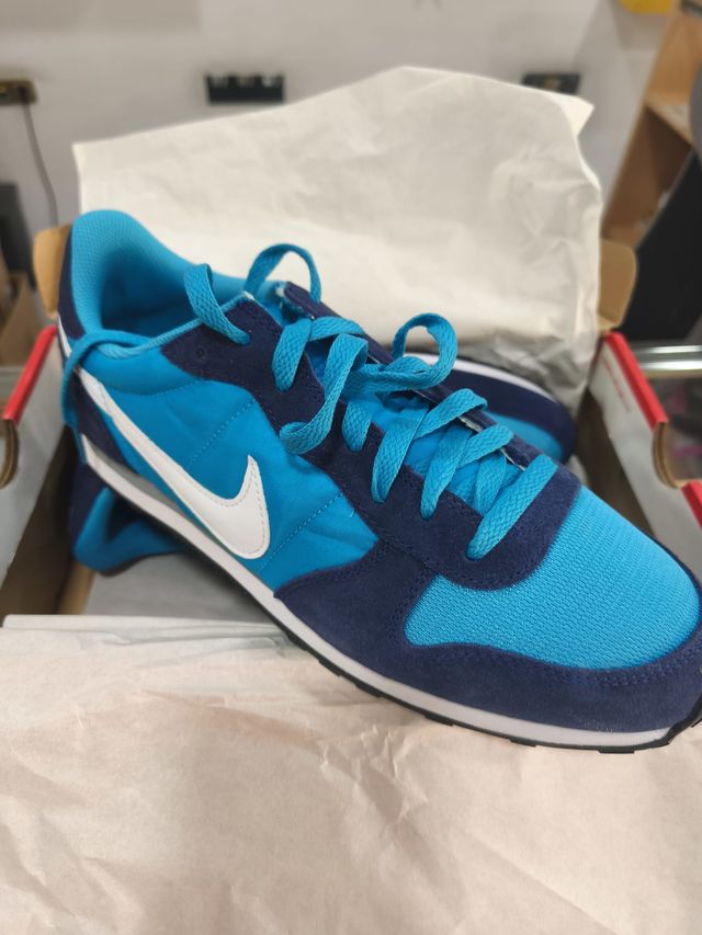 Zapatillas Nike Genicco Azul Marino y Turquesa