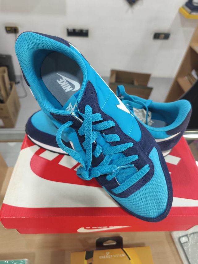 Zapatillas Nike Genicco Azul Marino y Turquesa