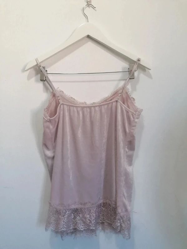 12Top viola con scollo all'americana