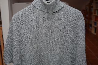 Jersey gris cuello alto
