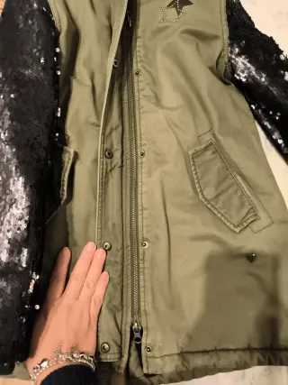 Parka verde con mangas de lentejuelas 8 10 años