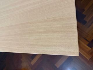 Mesa de escritorio madera y patas metal