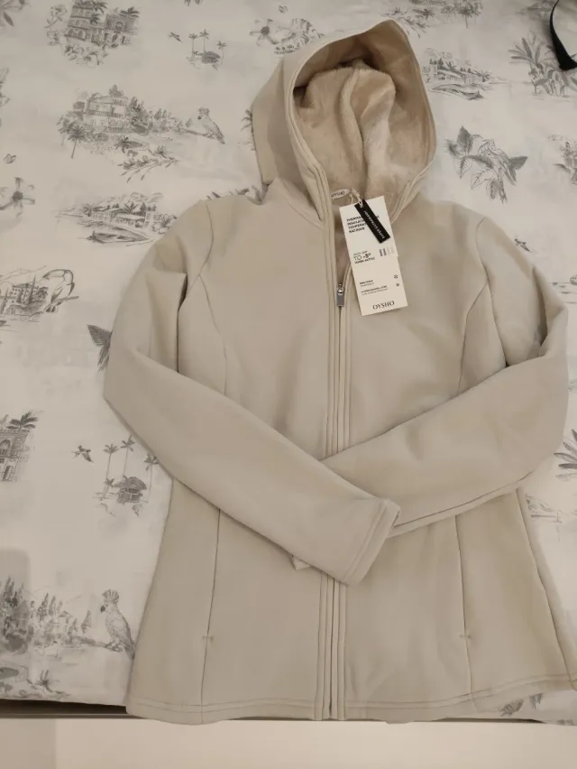 Chaqueta Oysho Extra Warm Beige Talla M