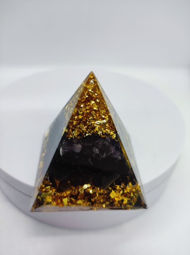 Piramide Nera e Oro Occhio di Horus