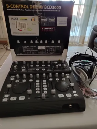 Controladora DJ Behringer BCD3000 Nueva
