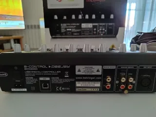 Controladora DJ Behringer BCD3000 Nueva