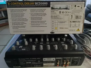 Controladora DJ Behringer BCD3000 Nueva