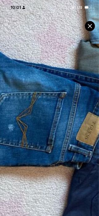 Pantalones vaqueros y piano