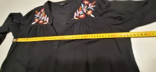 Blusa boho negra bordada