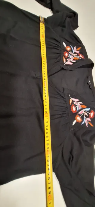 Blusa boho negra bordada