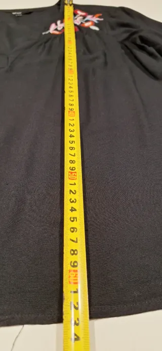 Blusa boho negra bordada