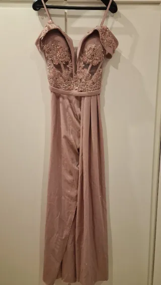 Vestido de fiesta azul con pedrería