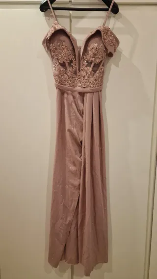 Vestido de fiesta azul con pedrería