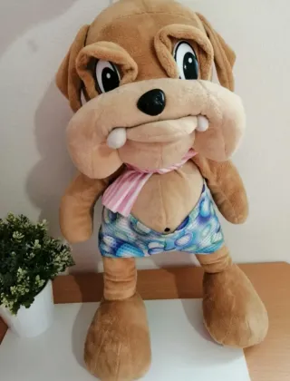 Peluche perro grande con bufanda y bañador