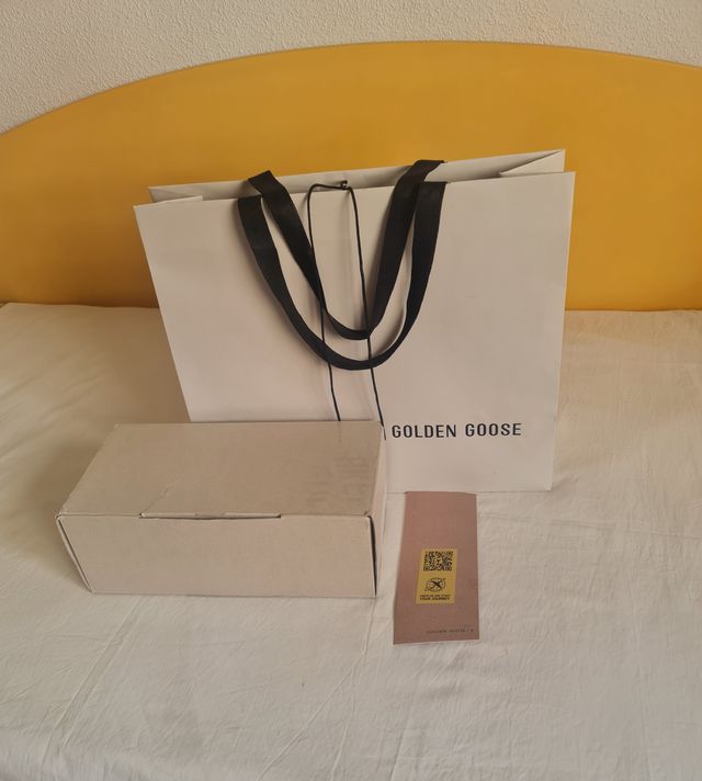 Borsa e Scatola Golden Goose Beige