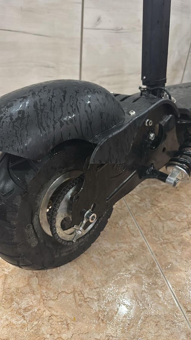 Patinete eléctrico negro (precio negociable)