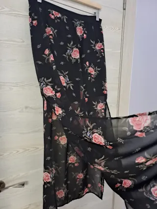 Falda larga floral transparente