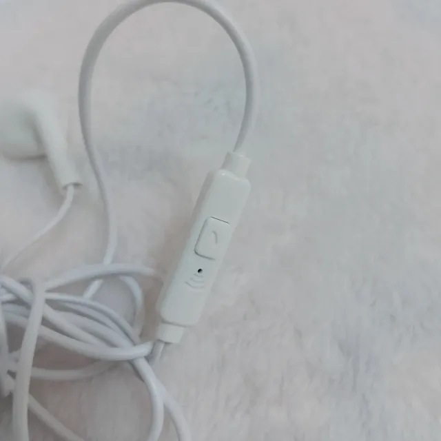 REGALO Auriculares cable con micrófono