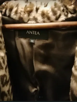 Abrigo estampado animal print mujer