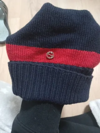 Gorro Gucci azul y rojo
