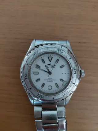 Reloj Lotus Plata y Blanco