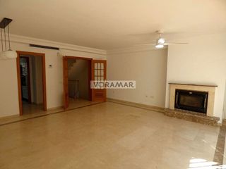 Casa adosada en alquiler en La Patacona en Alboraya