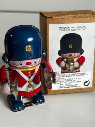 Soldatini di latta con scatola