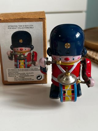 Soldatini di latta con scatola