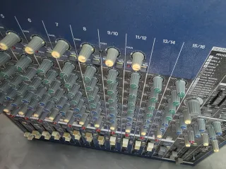 Mesa de mezclas Yamaha MG16/6FX