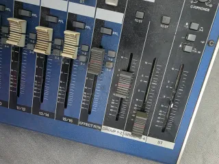 Mesa de mezclas Yamaha MG16/6FX