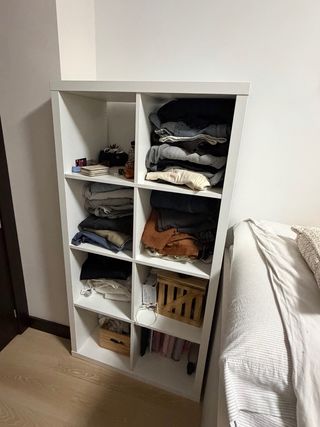 Dormitorio de dos camas de 90 con cajones