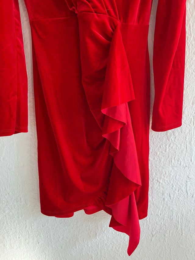 Vestido de fiesta rojo de terciopelo