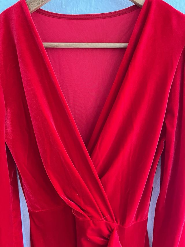 Vestido de fiesta rojo de terciopelo