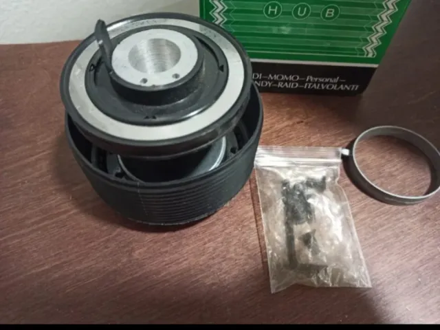 Piña Volante Nardi Momo Personal