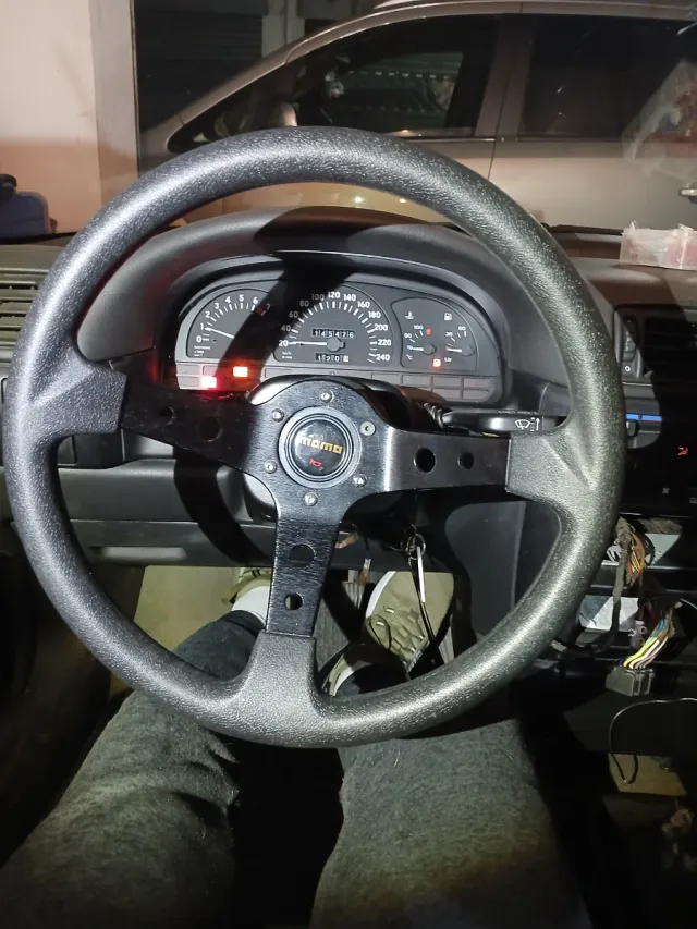 Piña Volante Nardi Momo Personal