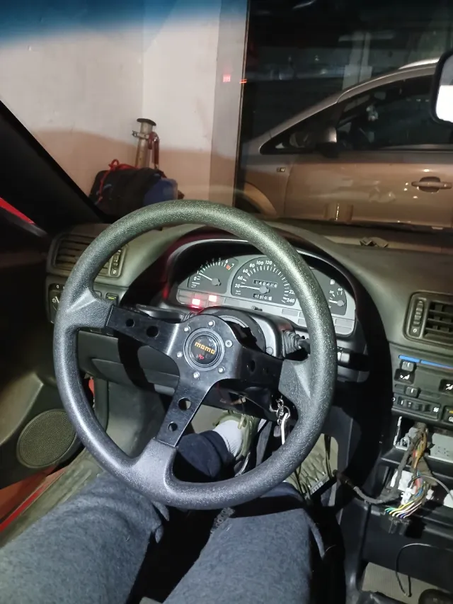 Piña Volante Nardi Momo Personal