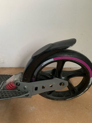 Patinete Oxelo gris y rosa .