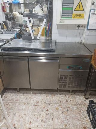 Local comercial en venta en Colores - Entreparques en Sevilla
