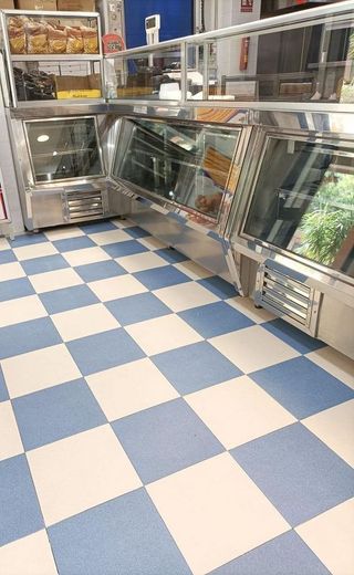 Local comercial en venta en Colores - Entreparques en Sevilla