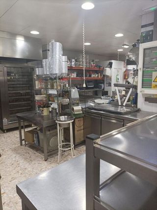 Local comercial en venta en Colores - Entreparques en Sevilla