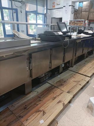 Local comercial en venta en Colores - Entreparques en Sevilla