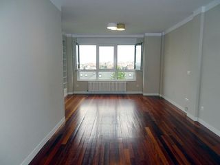 Piso en alquiler en Valdenoja - La Pereda en Santander