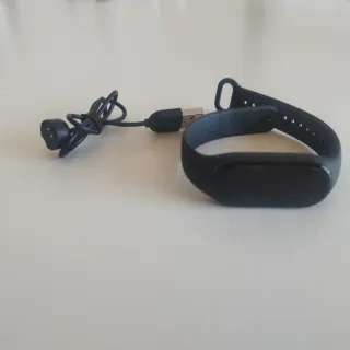 Nueva a estrenar.Xiaomi Smart Band 7 Negra + Carga